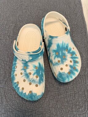 CROCS Tie-Dye Clog Sandals - Blue White